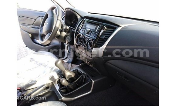 Buy Import Mitsubishi L200 White Car in Import - Dubai in Agadez Buy Import Mitsubishi L200 White Car in Import - Dubai in Agadez