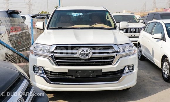 Sayi Imported Toyota Land Cruiser White Babbar mota in Import - Dubai a Agadez Sayi Imported Toyota Land Cruiser White Babbar mota in Import - Dubai a Agadez