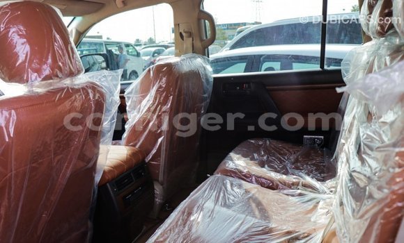 Sayi Imported Toyota Land Cruiser Black Babbar mota in Import - Dubai a Agadez Sayi Imported Toyota Land Cruiser Black Babbar mota in Import - Dubai a Agadez