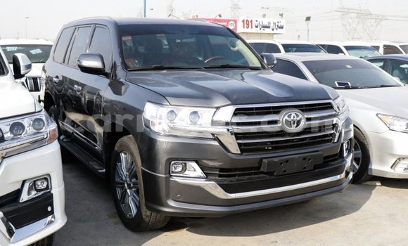 Buy Import Toyota Land Cruiser Black Truck in Import - Dubai in Agadez Buy Import Toyota Land Cruiser Black Truck in Import - Dubai in Agadez