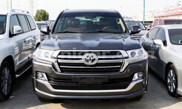 Buy Import Toyota Land Cruiser Black Truck in Import - Dubai in Agadez Buy Import Toyota Land Cruiser Black Truck in Import - Dubai in Agadez