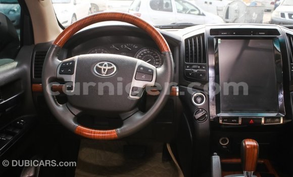 Buy Import Toyota Land Cruiser White Truck in Import - Dubai in Agadez Buy Import Toyota Land Cruiser White Truck in Import - Dubai in Agadez