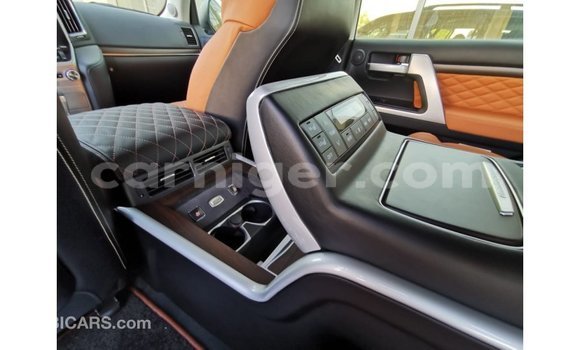 Buy Import Toyota Land Cruiser Black Truck in Import - Dubai in Agadez Buy Import Toyota Land Cruiser Black Truck in Import - Dubai in Agadez