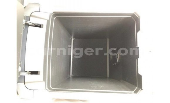 Acheter Import Voiture Toyota Prado Noir à Import - Dubai, Agadez Acheter Import Voiture Toyota Prado Noir à Import - Dubai, Agadez