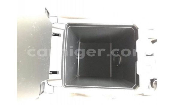 Sayi Imported Toyota Prado Brown Mota in Import - Dubai a Agadez Sayi Imported Toyota Prado Brown Mota in Import - Dubai a Agadez