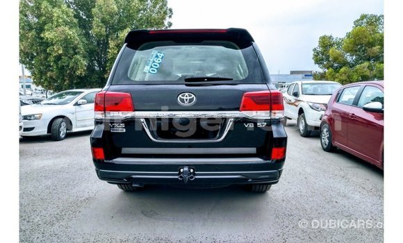 Buy Import Toyota Land Cruiser Black Truck in Import - Dubai in Agadez Buy Import Toyota Land Cruiser Black Truck in Import - Dubai in Agadez