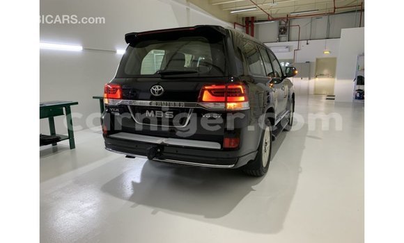 Buy Import Toyota Land Cruiser Black Truck in Import - Dubai in Agadez Buy Import Toyota Land Cruiser Black Truck in Import - Dubai in Agadez