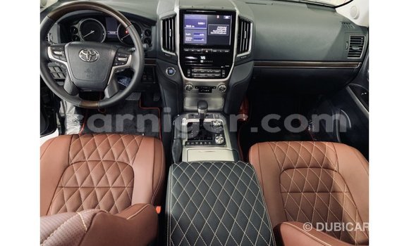 Buy Import Toyota Land Cruiser Black Truck in Import - Dubai in Agadez Buy Import Toyota Land Cruiser Black Truck in Import - Dubai in Agadez