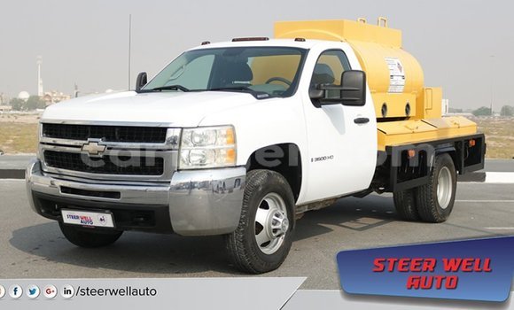 Buy Import Chevrolet Silverado White Car in Import - Dubai in Agadez