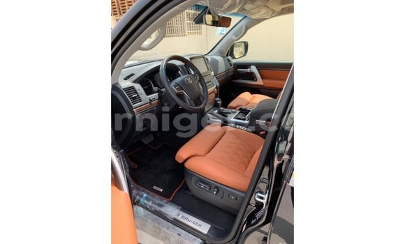 Buy Import Toyota Land Cruiser Black Truck in Import - Dubai in Agadez Buy Import Toyota Land Cruiser Black Truck in Import - Dubai in Agadez