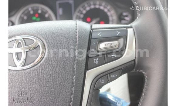 Buy Import Toyota Land Cruiser White Truck in Import - Dubai in Agadez Buy Import Toyota Land Cruiser White Truck in Import - Dubai in Agadez