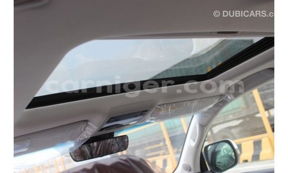 Buy Import Toyota Land Cruiser White Truck in Import - Dubai in Agadez Buy Import Toyota Land Cruiser White Truck in Import - Dubai in Agadez