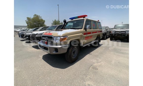 Buy Import Toyota Land Cruiser Beige Truck in Import - Dubai in Agadez Buy Import Toyota Land Cruiser Beige Truck in Import - Dubai in Agadez