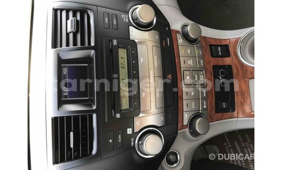 Acheter Import Voiture Toyota Highlander Noir à Import - Dubai, Agadez Acheter Import Voiture Toyota Highlander Noir à Import - Dubai, Agadez