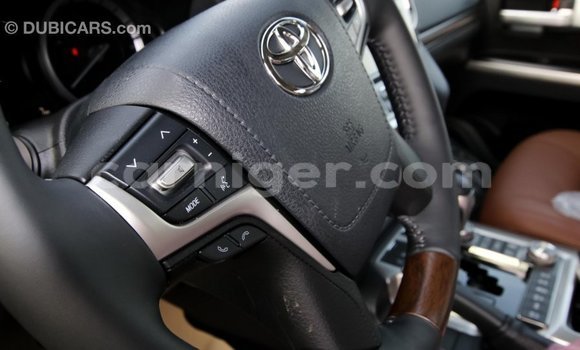 Buy Import Toyota Land Cruiser Black Truck in Import - Dubai in Agadez Buy Import Toyota Land Cruiser Black Truck in Import - Dubai in Agadez