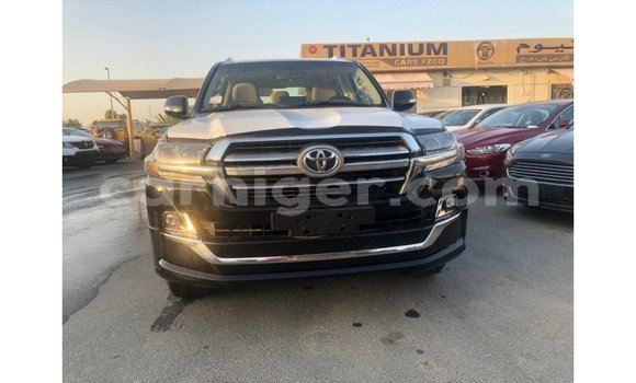 Buy Import Toyota Land Cruiser Black Truck in Import - Dubai in Agadez Buy Import Toyota Land Cruiser Black Truck in Import - Dubai in Agadez