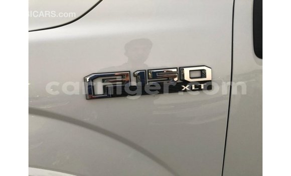 Buy Import Ford V8 White Car in Import - Dubai in Agadez Buy Import Ford V8 White Car in Import - Dubai in Agadez