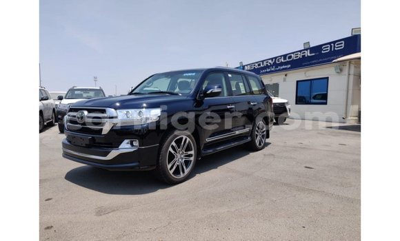 Buy Import Toyota Land Cruiser Black Truck in Import - Dubai in Agadez Buy Import Toyota Land Cruiser Black Truck in Import - Dubai in Agadez
