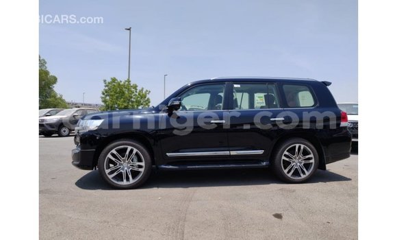 Buy Import Toyota Land Cruiser Black Truck in Import - Dubai in Agadez Buy Import Toyota Land Cruiser Black Truck in Import - Dubai in Agadez
