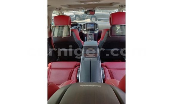 Buy Import Toyota Land Cruiser Black Truck in Import - Dubai in Agadez Buy Import Toyota Land Cruiser Black Truck in Import - Dubai in Agadez