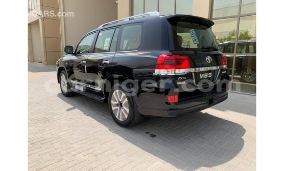 Buy Import Toyota Land Cruiser Black Truck in Import - Dubai in Agadez Buy Import Toyota Land Cruiser Black Truck in Import - Dubai in Agadez