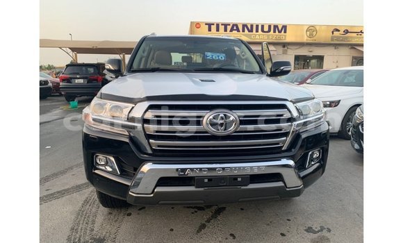 Buy Import Toyota Land Cruiser Black Truck in Import - Dubai in Agadez Buy Import Toyota Land Cruiser Black Truck in Import - Dubai in Agadez
