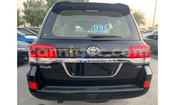 Buy Import Toyota Land Cruiser Black Truck in Import - Dubai in Agadez Buy Import Toyota Land Cruiser Black Truck in Import - Dubai in Agadez