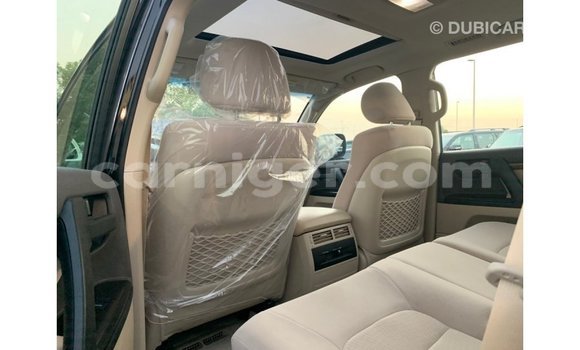 Buy Import Toyota Land Cruiser Black Truck in Import - Dubai in Agadez Buy Import Toyota Land Cruiser Black Truck in Import - Dubai in Agadez
