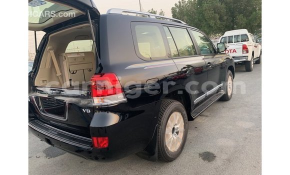 Buy Import Toyota Land Cruiser Black Truck in Import - Dubai in Agadez Buy Import Toyota Land Cruiser Black Truck in Import - Dubai in Agadez