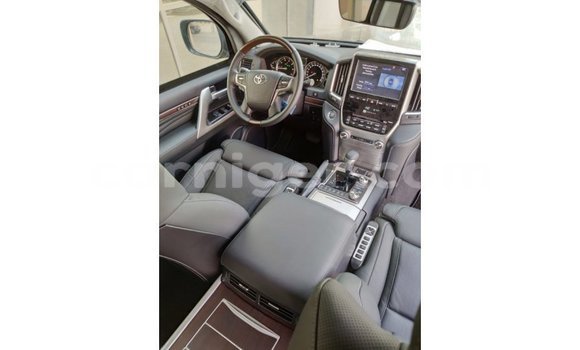 Buy Import Toyota Land Cruiser Black Truck in Import - Dubai in Agadez Buy Import Toyota Land Cruiser Black Truck in Import - Dubai in Agadez