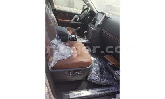 Buy Import Toyota Land Cruiser Brown Truck in Import - Dubai in Agadez Buy Import Toyota Land Cruiser Brown Truck in Import - Dubai in Agadez