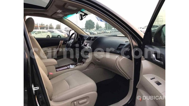 Big with watermark toyota highlander agadez import dubai 4961