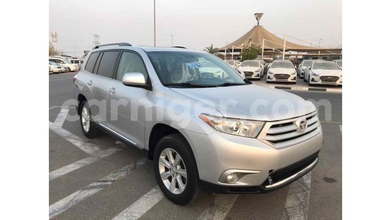 Big with watermark toyota highlander agadez import dubai 4962