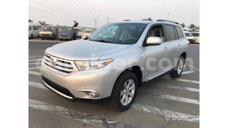 Big with watermark toyota highlander agadez import dubai 4962