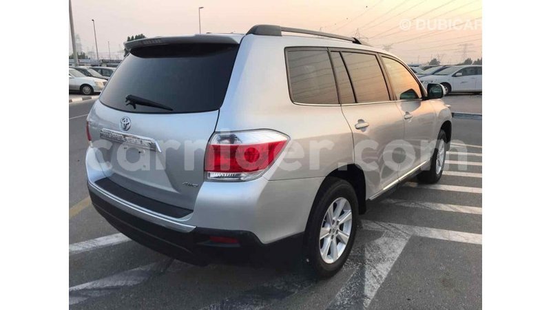 Big with watermark toyota highlander agadez import dubai 4962