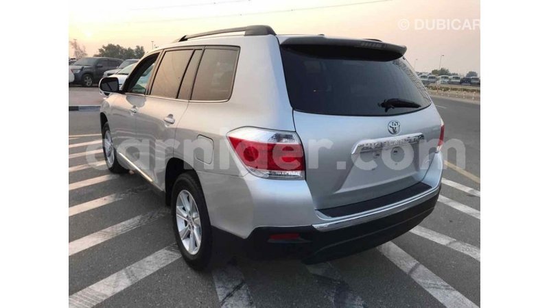 Big with watermark toyota highlander agadez import dubai 4962