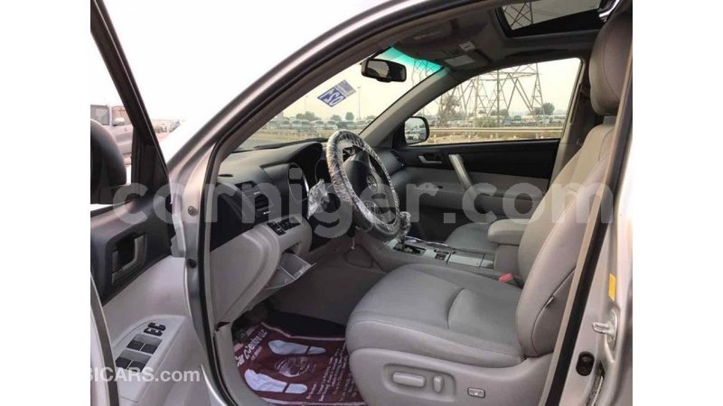 Big with watermark toyota highlander agadez import dubai 4962