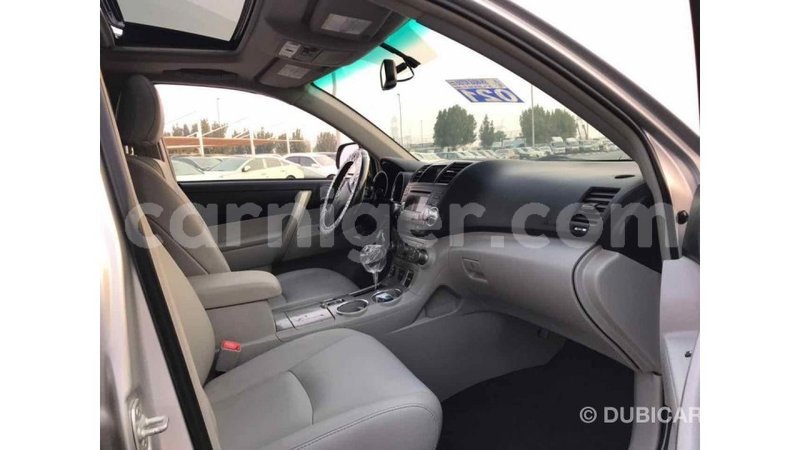 Big with watermark toyota highlander agadez import dubai 4962