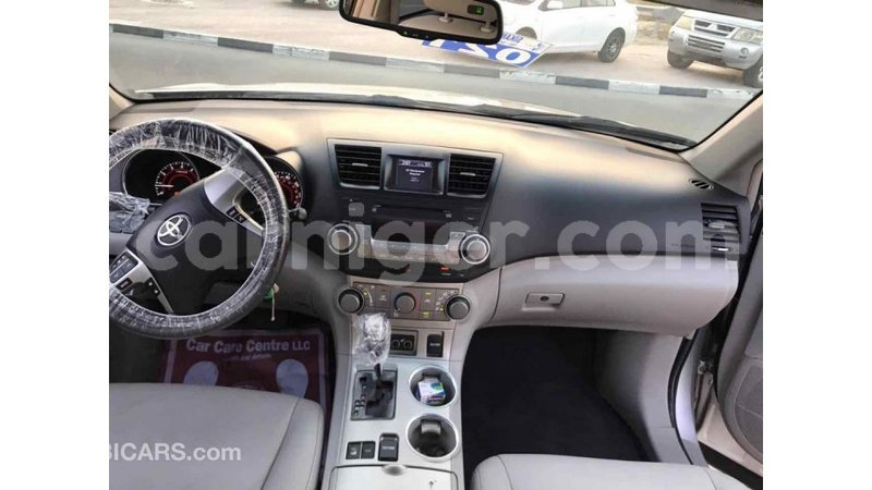 Big with watermark toyota highlander agadez import dubai 4962