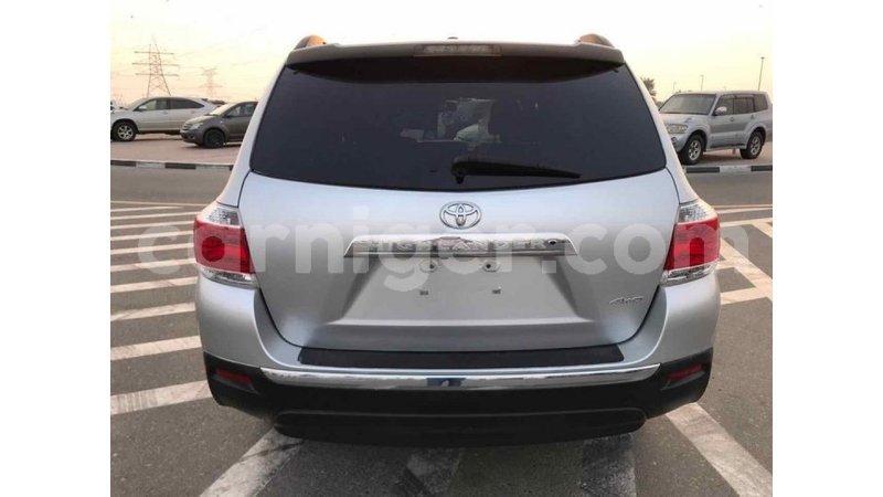 Big with watermark toyota highlander agadez import dubai 4962