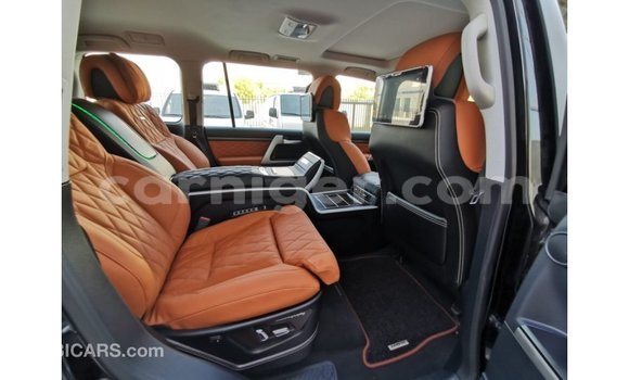 Buy Import Toyota Land Cruiser Black Truck in Import - Dubai in Agadez Buy Import Toyota Land Cruiser Black Truck in Import - Dubai in Agadez
