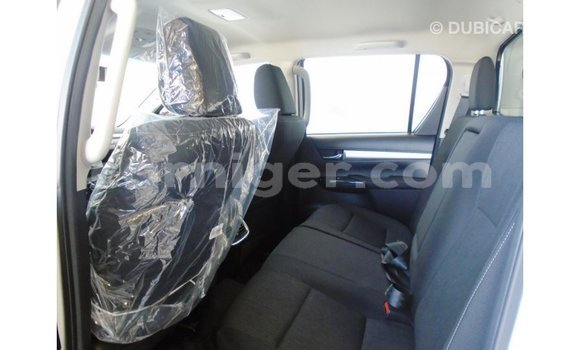 Buy Import Toyota Hilux White Car in Import - Dubai in Agadez Buy Import Toyota Hilux White Car in Import - Dubai in Agadez