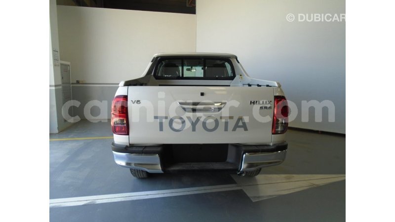 Big with watermark toyota hilux agadez import dubai 4966