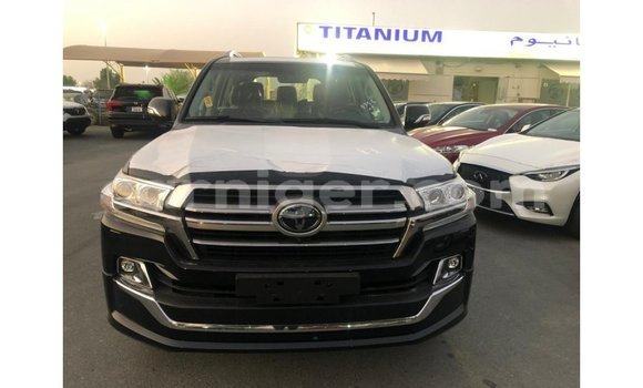 Buy Import Toyota Land Cruiser Black Truck in Import - Dubai in Agadez Buy Import Toyota Land Cruiser Black Truck in Import - Dubai in Agadez