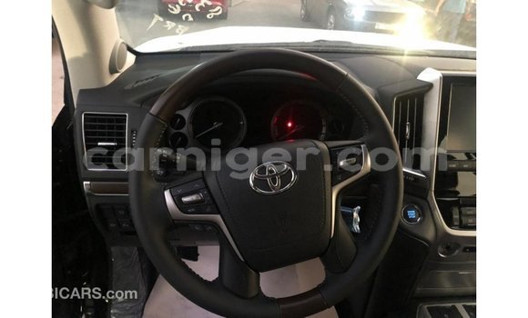Buy Import Toyota Land Cruiser Black Truck in Import - Dubai in Agadez Buy Import Toyota Land Cruiser Black Truck in Import - Dubai in Agadez