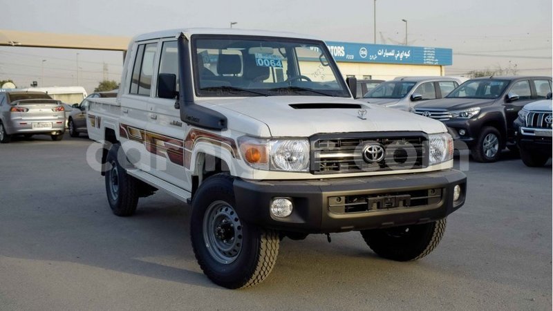 Big with watermark toyota land cruiser agadez import dubai 4971