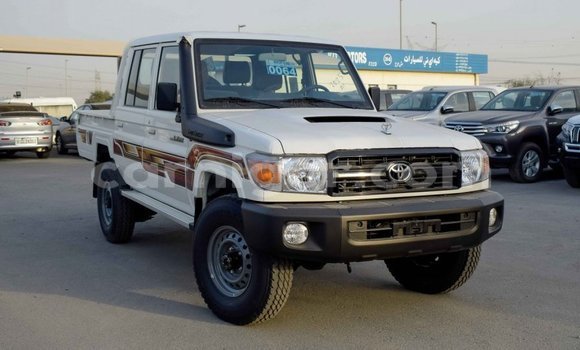 Buy Import Toyota Land Cruiser Beige Truck in Import - Dubai in Agadez Buy Import Toyota Land Cruiser Beige Truck in Import - Dubai in Agadez