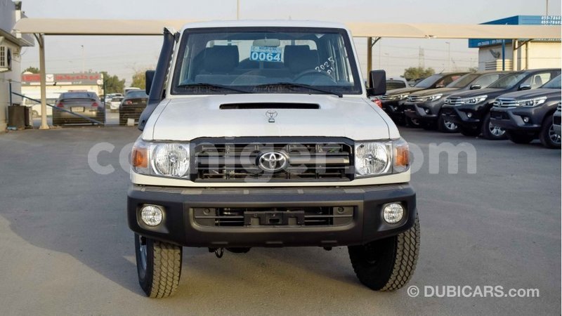 Big with watermark toyota land cruiser agadez import dubai 4971