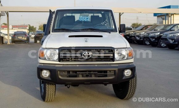Buy Import Toyota Land Cruiser Beige Truck in Import - Dubai in Agadez Buy Import Toyota Land Cruiser Beige Truck in Import - Dubai in Agadez