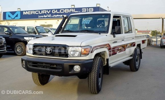 Buy Import Toyota Land Cruiser Beige Truck in Import - Dubai in Agadez Buy Import Toyota Land Cruiser Beige Truck in Import - Dubai in Agadez